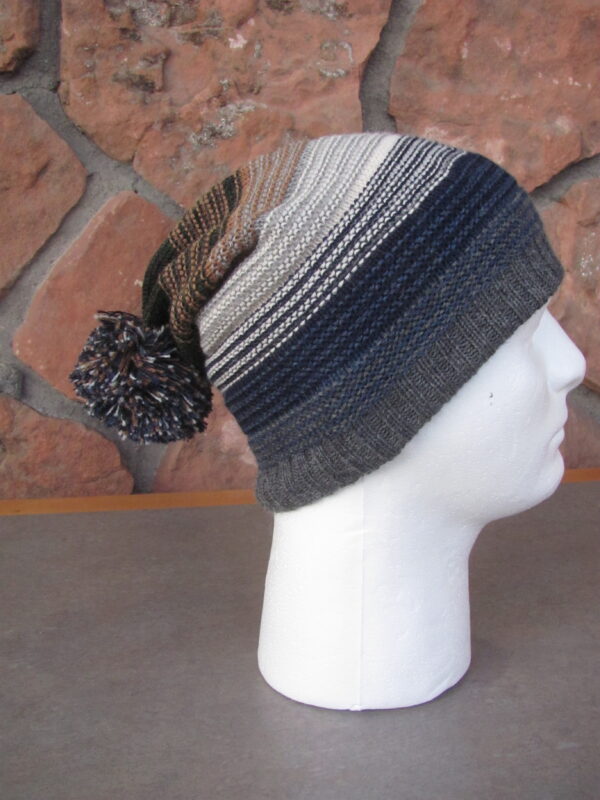 Hat striped Links knit with pom pom