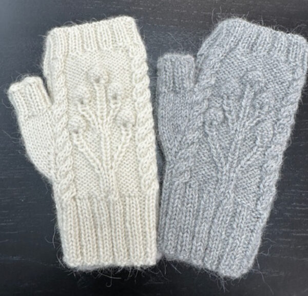 Italy alpaca fingerless gloves ingray or white